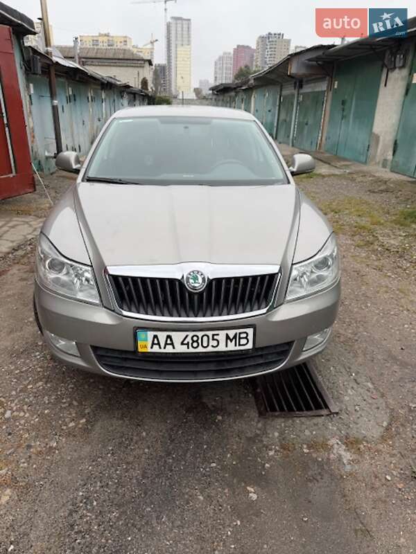 Лифтбек Skoda Octavia 2012 в 