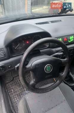 Лифтбек Skoda Octavia 2003 в 
