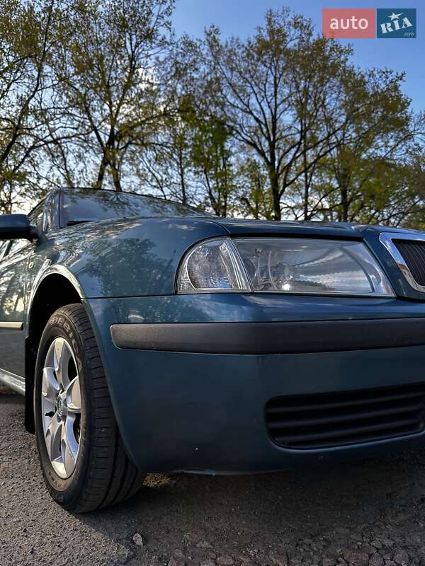 Лифтбек Skoda Octavia 2002 в Конотопе