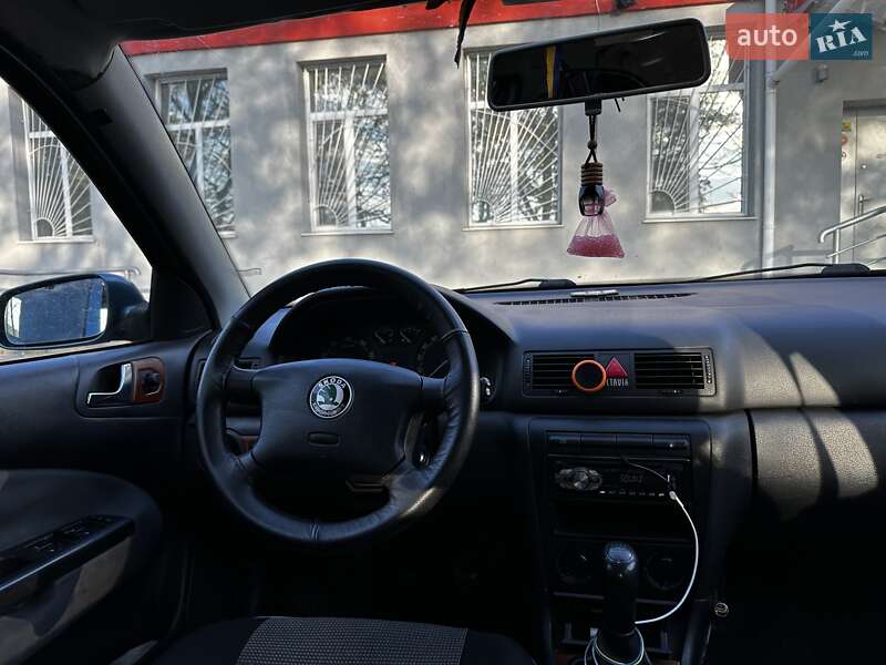 Лифтбек Skoda Octavia 2002 в Конотопе