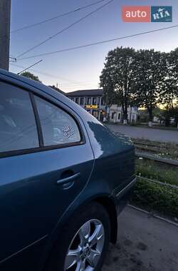 Лифтбек Skoda Octavia 2002 в 