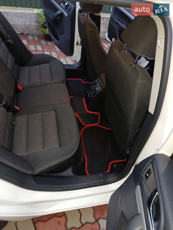 Универсал Skoda Octavia 2012 в Иршаве