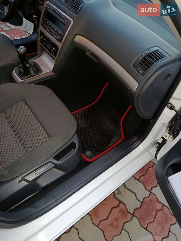 Универсал Skoda Octavia 2012 в Иршаве