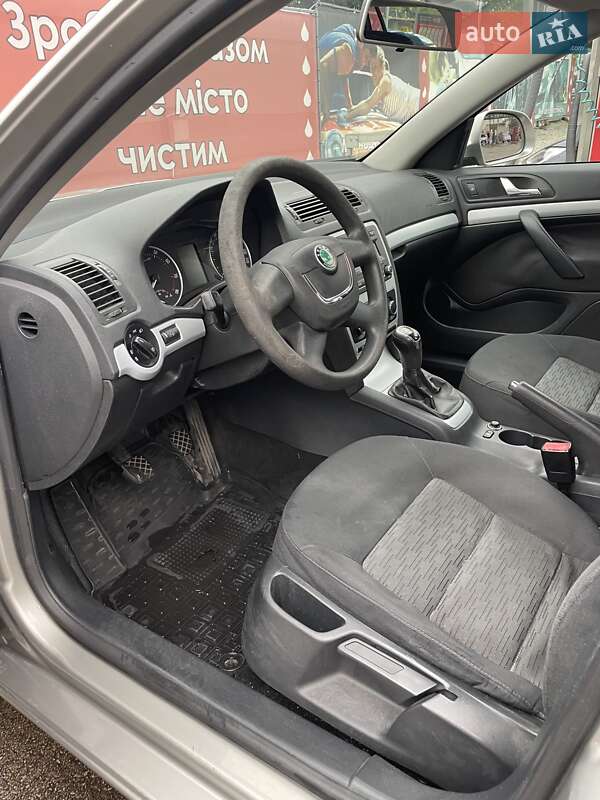 Универсал Skoda Octavia 2011 в 