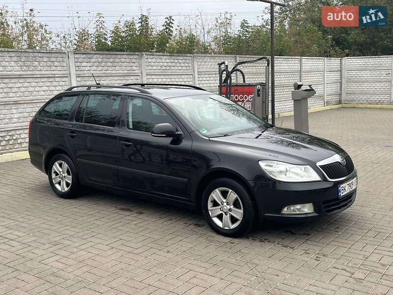 Универсал Skoda Octavia 2012 в Ровно