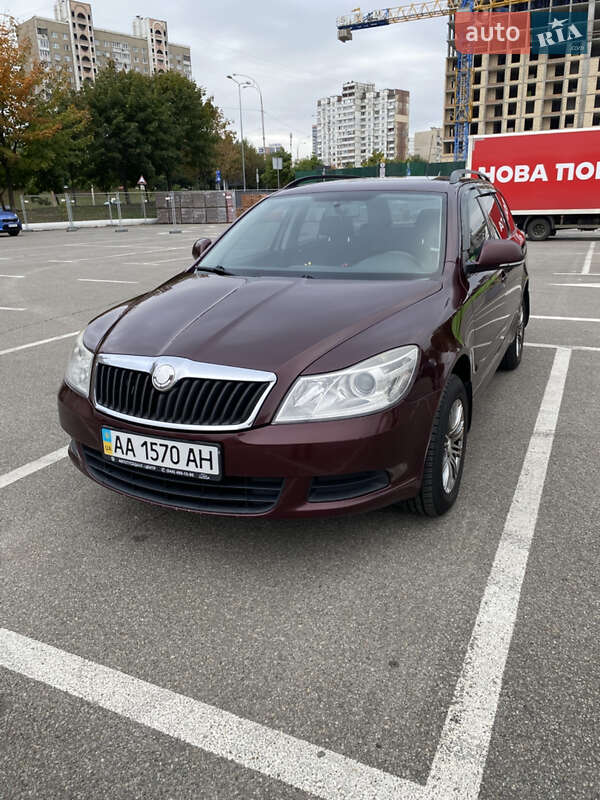 Универсал Skoda Octavia 2010 в 