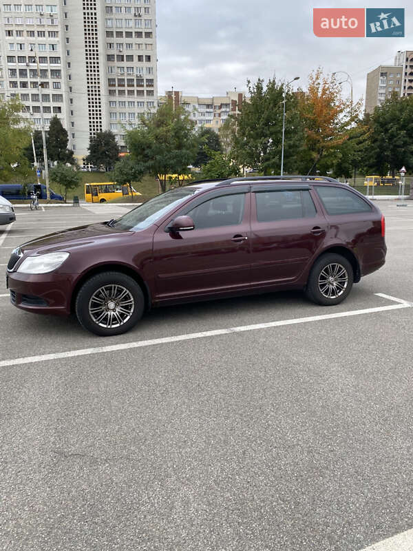 Универсал Skoda Octavia 2010 в Киеве фото 2 Универсал Skoda Octavia 2010 в Киеве