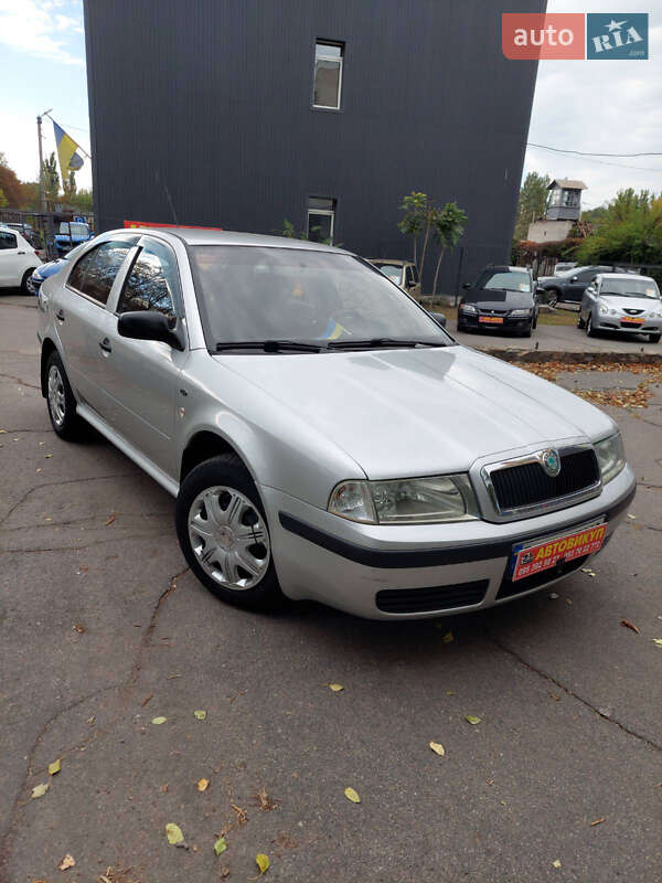 Лифтбек Skoda Octavia 2004 в 