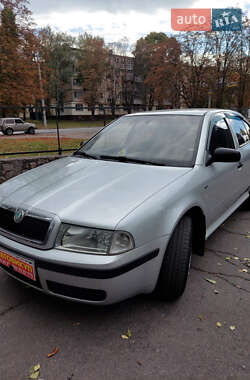 Лифтбек Skoda Octavia 2004 в 