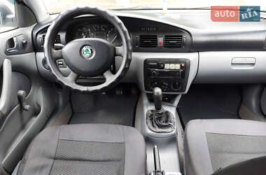 Лифтбек Skoda Octavia 2004 в 