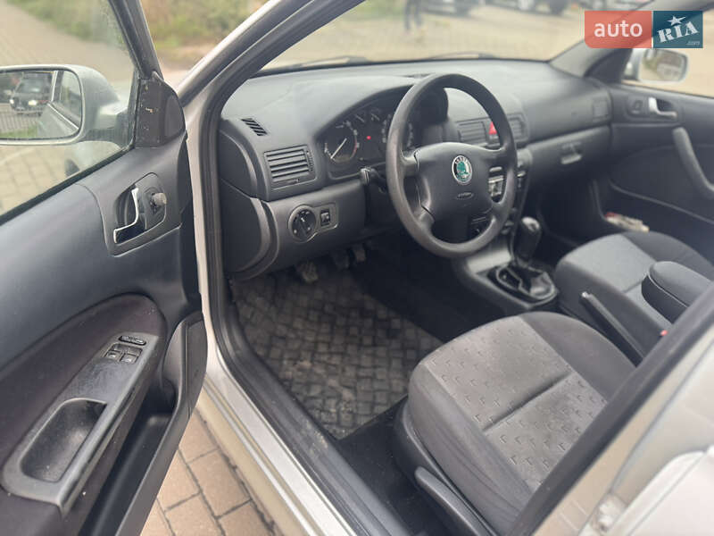Лифтбек Skoda Octavia 2008 в Ровно