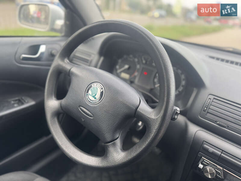 Лифтбек Skoda Octavia 2008 в Ровно