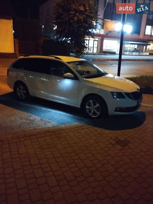 Універсал Skoda Octavia 2017 в Бориславі