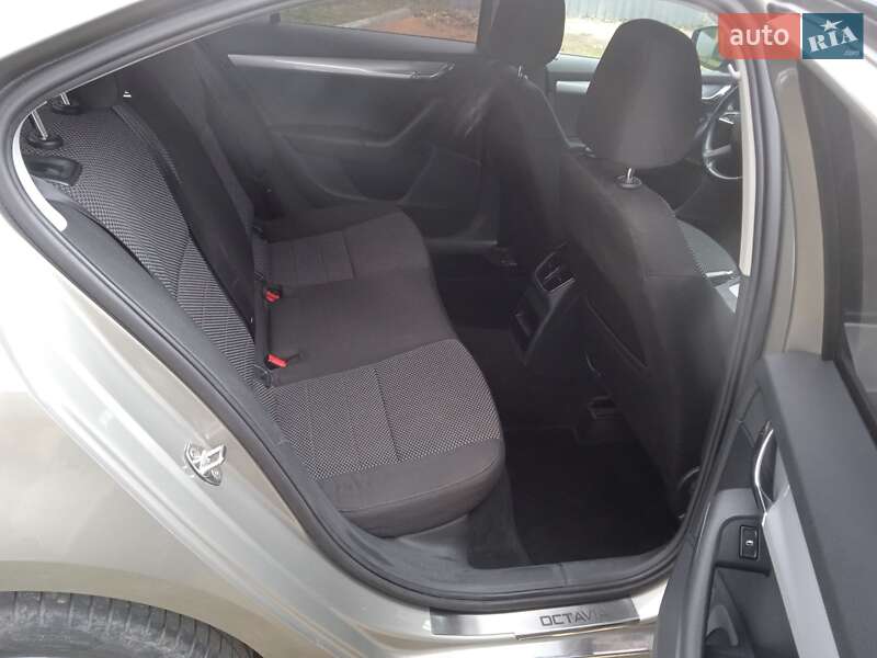 Лифтбек Skoda Octavia 2015 в Дрогобыче