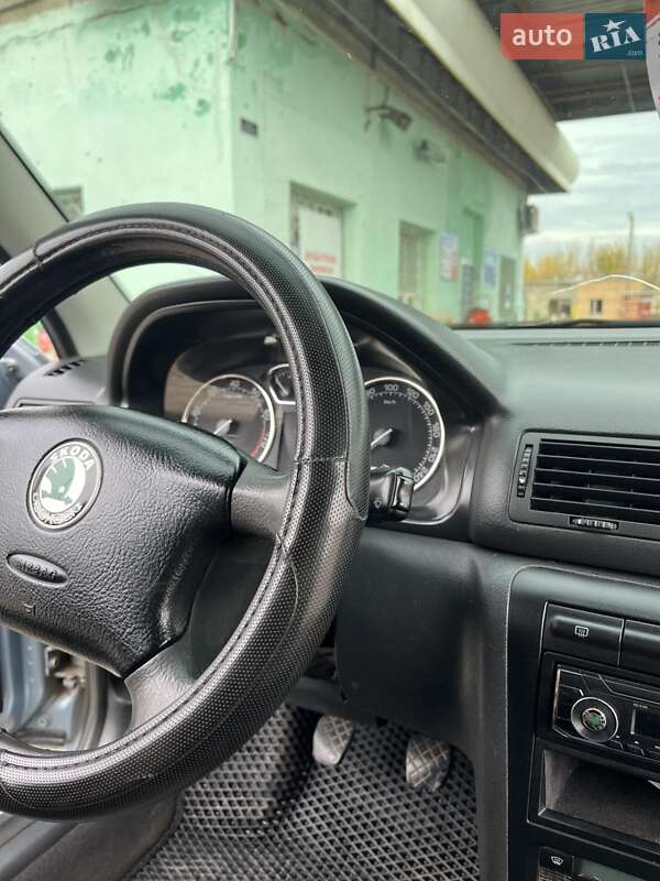 Ліфтбек Skoda Octavia 2002 в Балаклії