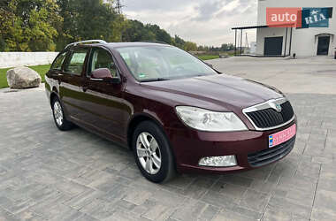 Універсал Skoda Octavia 2010 в Луцьку