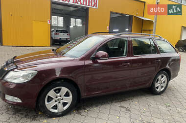 Універсал Skoda Octavia 2009 в Черкасах