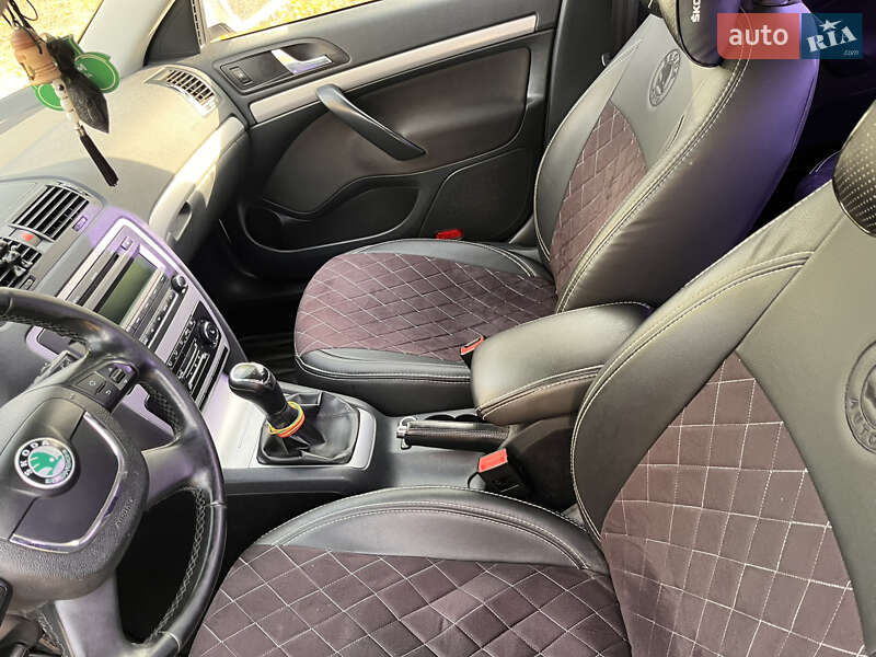 Лифтбек Skoda Octavia 2012 в Кропивницком