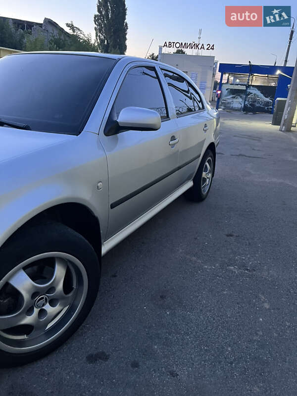 Ліфтбек Skoda Octavia 2005 в Харкові