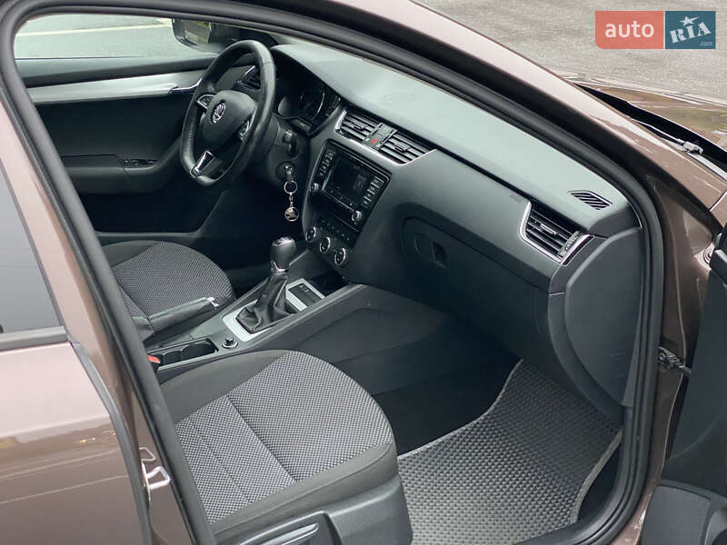 Универсал Skoda Octavia 2016 в Смыге