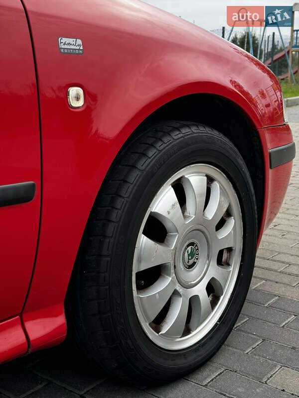 Ліфтбек Skoda Octavia 2003 в Рівному