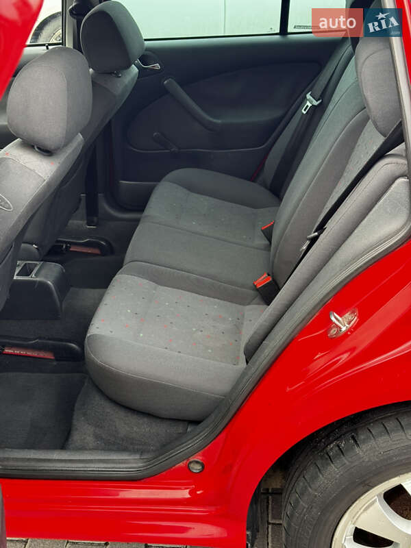 Ліфтбек Skoda Octavia 2003 в Рівному