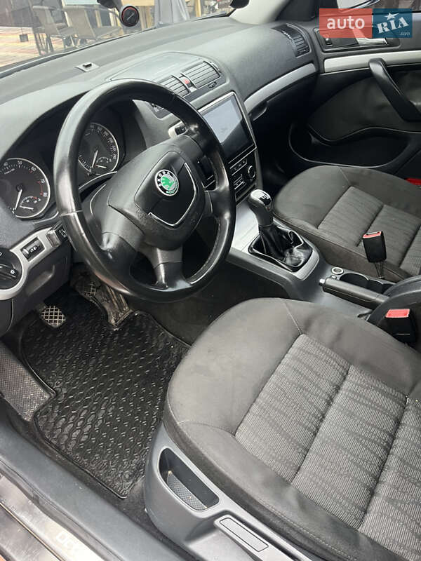 Лифтбек Skoda Octavia 2012 в Тальном