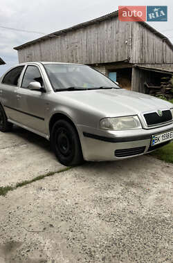 Лифтбек Skoda Octavia 2001 в  фото 3 Лифтбек Skoda Octavia 2001 в