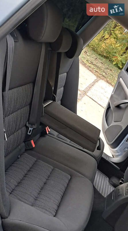 Универсал Skoda Octavia 2010 в Желтых Водах