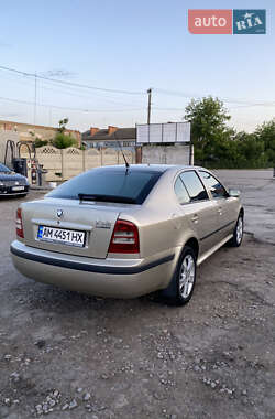 Лифтбек Skoda Octavia 2004 в 