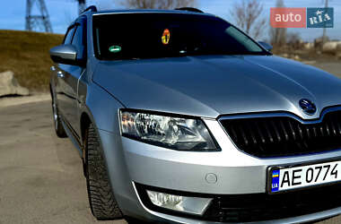 Універсал Skoda Octavia 2015 в Дніпрі