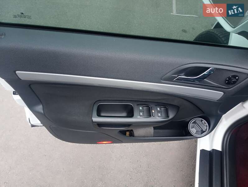 Універсал Skoda Octavia 2009 в Володимирі