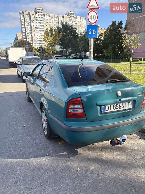 Ліфтбек Skoda Octavia 2000 в Павлограді