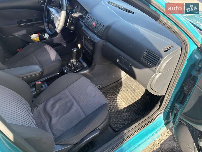 Ліфтбек Skoda Octavia 2000 в Павлограді