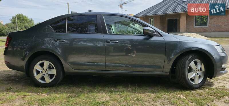 Лифтбек Skoda Octavia 2017 в Луцке