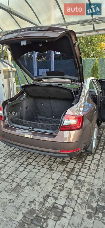 Лифтбек Skoda Octavia 2017 в Кропивницком