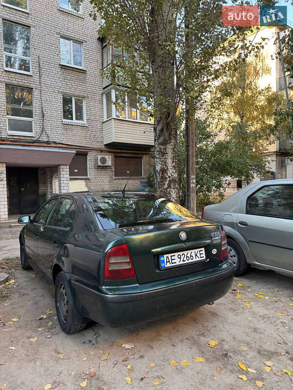 Лифтбек Skoda Octavia 2003 в Днепре