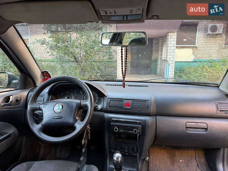 Лифтбек Skoda Octavia 2003 в Днепре