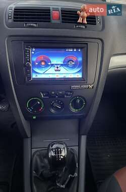 Лифтбек Skoda Octavia 2004 в 
