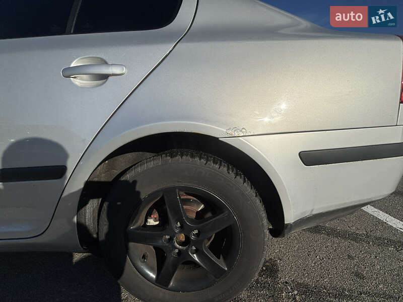 Лифтбек Skoda Octavia 2004 в Киеве