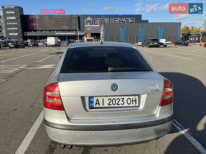 Лифтбек Skoda Octavia 2004 в Киеве