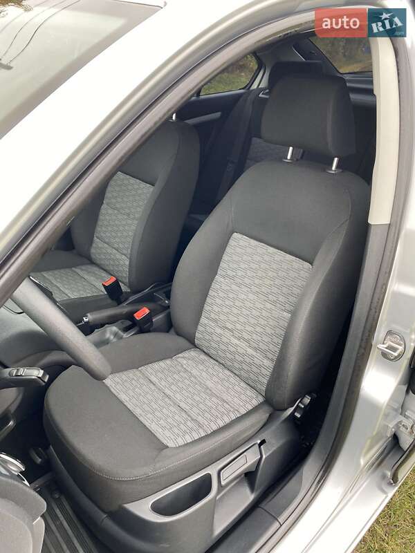 Лифтбек Skoda Octavia 2010 в Ромнах
