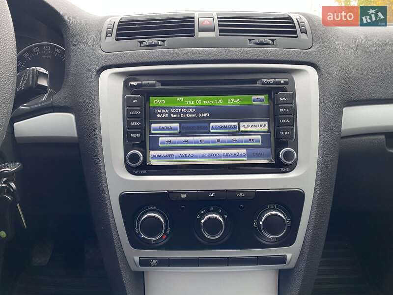 Лифтбек Skoda Octavia 2010 в Ромнах