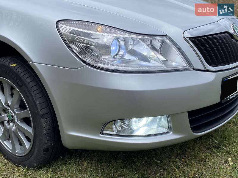 Лифтбек Skoda Octavia 2010 в Ромнах