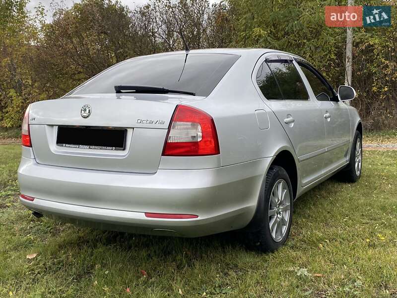 Лифтбек Skoda Octavia 2010 в Ромнах