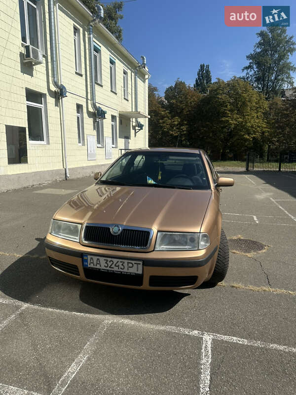 Лифтбек Skoda Octavia 2001 в 