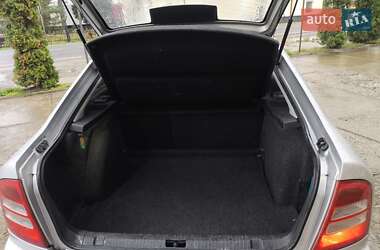 Лифтбек Skoda Octavia 2003 в 
