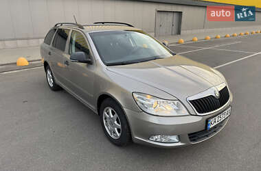 Универсал Skoda Octavia 2010 в 