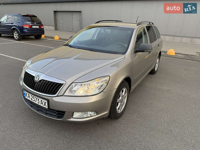 Универсал Skoda Octavia 2010 в 