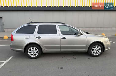 Универсал Skoda Octavia 2010 в 